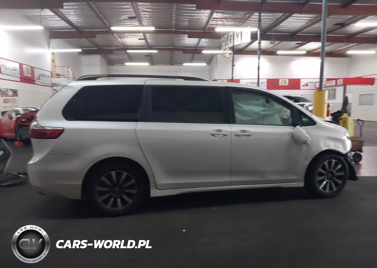 2018 Toyota Sienna Limited Premium 7 Passenger VIN:5TDYZ3DC0JS940165 - 14