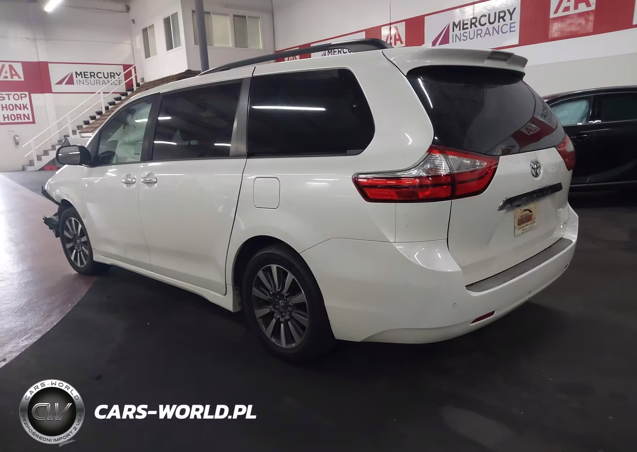 2018 Toyota Sienna Limited Premium 7 Passenger VIN:5TDYZ3DC0JS940165 - 3
