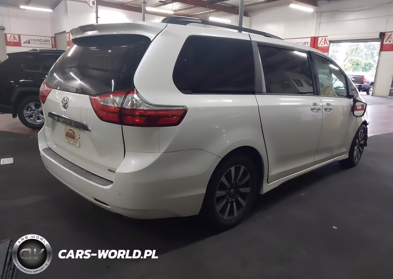 2018 Toyota Sienna Limited Premium 7 Passenger VIN:5TDYZ3DC0JS940165 - 4