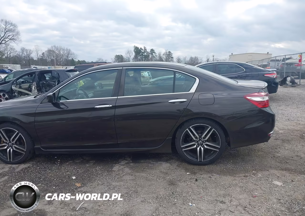 2016 Honda Accord Sport VIN:1HGCR2F52GA236267 - 15