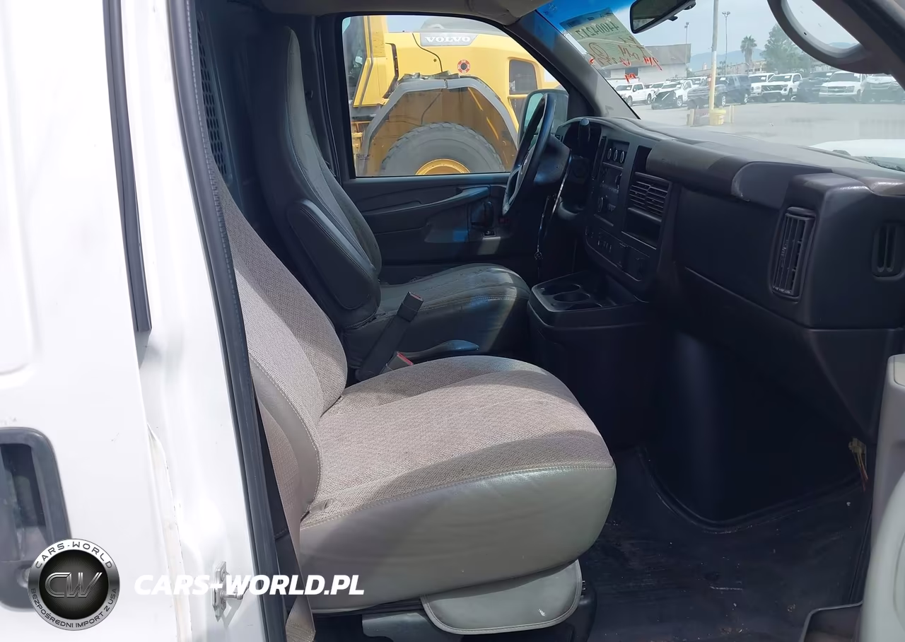 2015 Chevrolet Express 2500 Work Van VIN:1GCWGFCF5F1241435 - 5