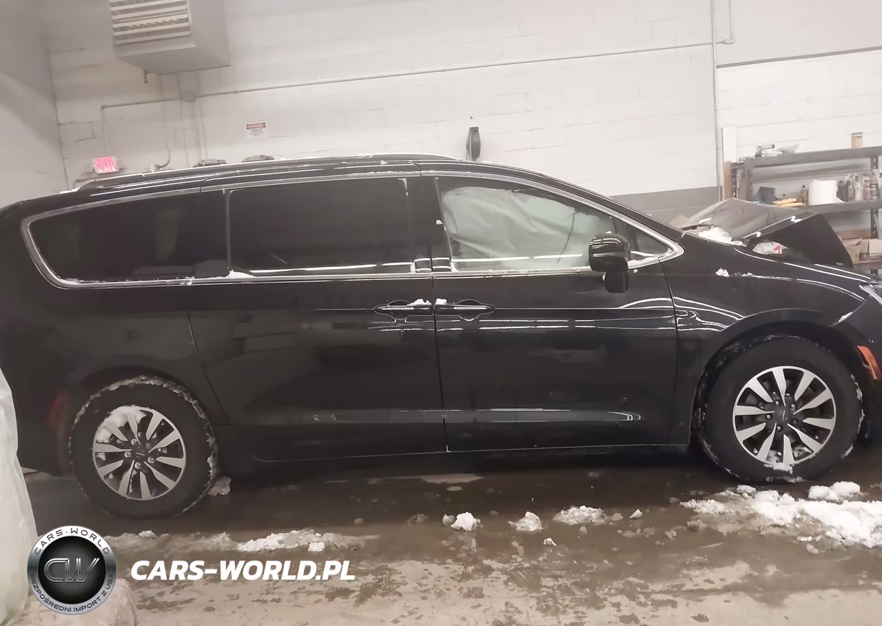 2021 Chrysler Pacifica Touring L VIN:2C4RC1BG7MR511487 - 13