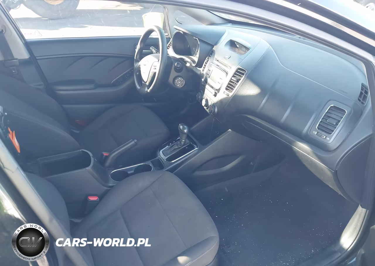 2017 Kia Forte Lx VIN:3KPFK4A7XHE145217 - 5