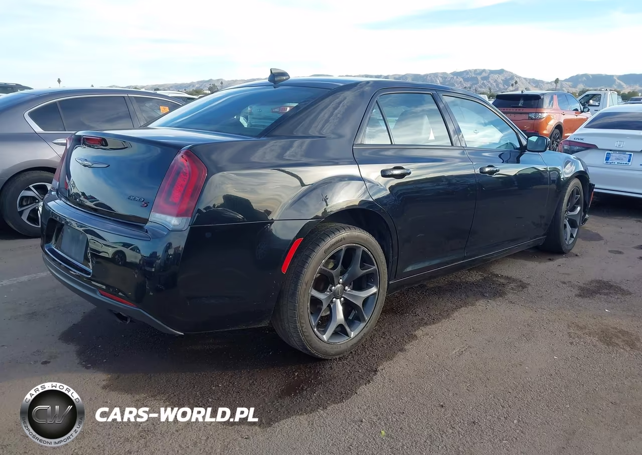 2021 Chrysler 300 300S VIN:2C3CCABGXMH506946 - 4