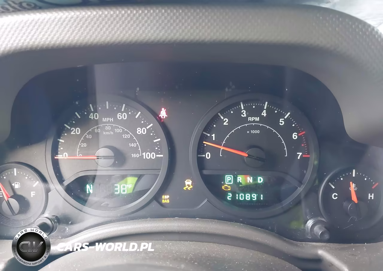 2007 Jeep Wrangler Unlimited X VIN:1J4GA39197L147638 - 7