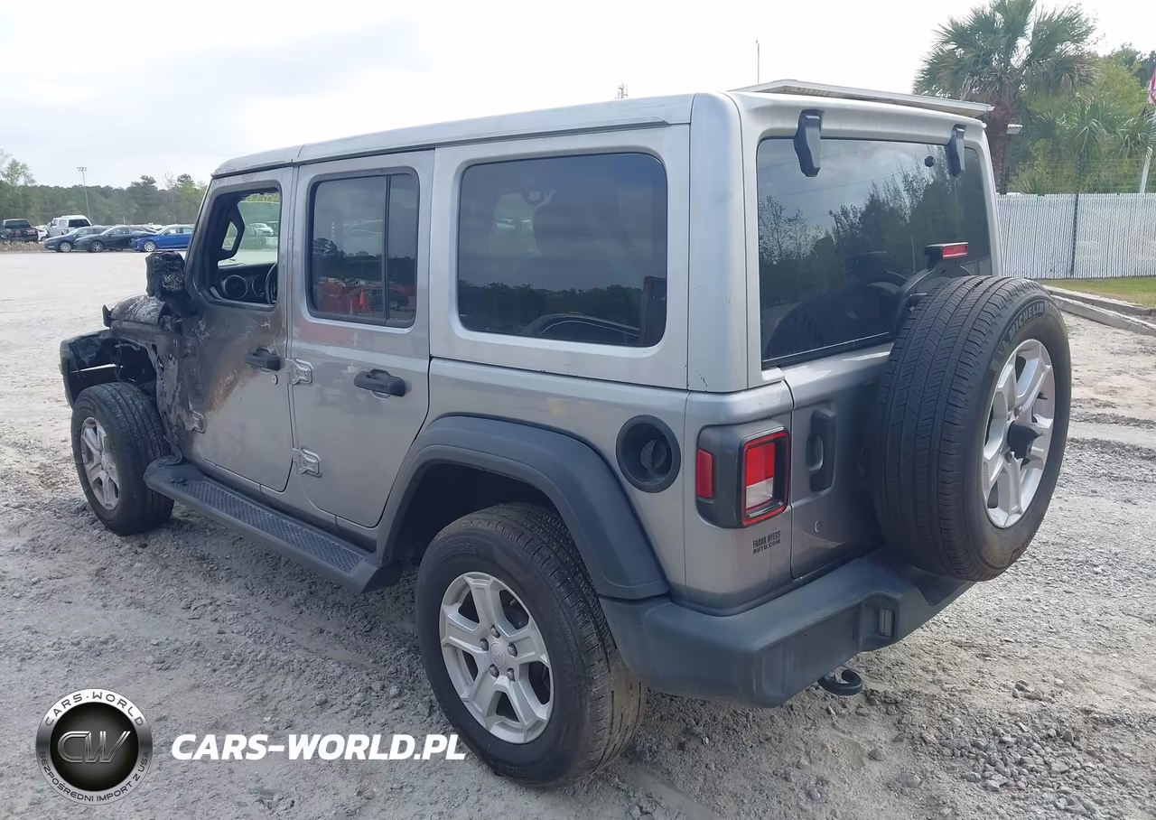 2020 Jeep Wrangler Unlimited Sport S 4X4 VIN:1C4HJXDN3LW272297 - 3