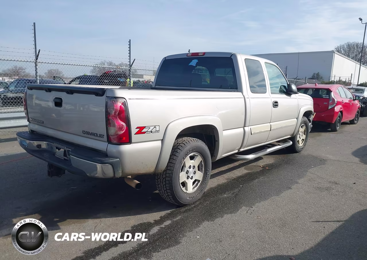 2005 Chevrolet Silverado 1500 Z71 VIN:1GCEK19B15E143592 - 4