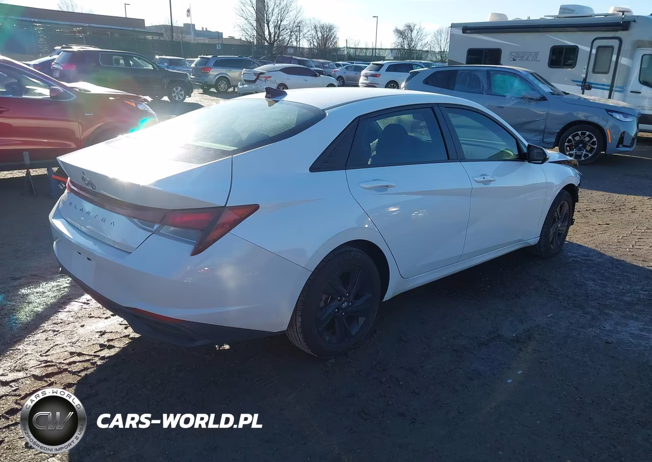 2022 Hyundai Elantra Sel VIN:5NPLM4AG2NH053748 - 4