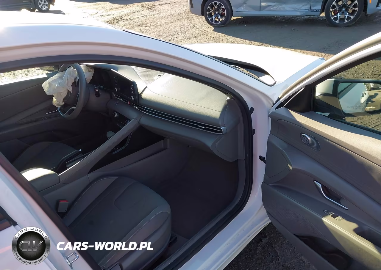 2022 Hyundai Elantra Sel VIN:5NPLM4AG2NH053748 - 5