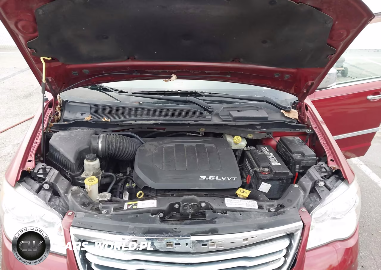 2015 Chrysler Town & Country Touring-L VIN:2C4RC1CG6FR656697 - 10