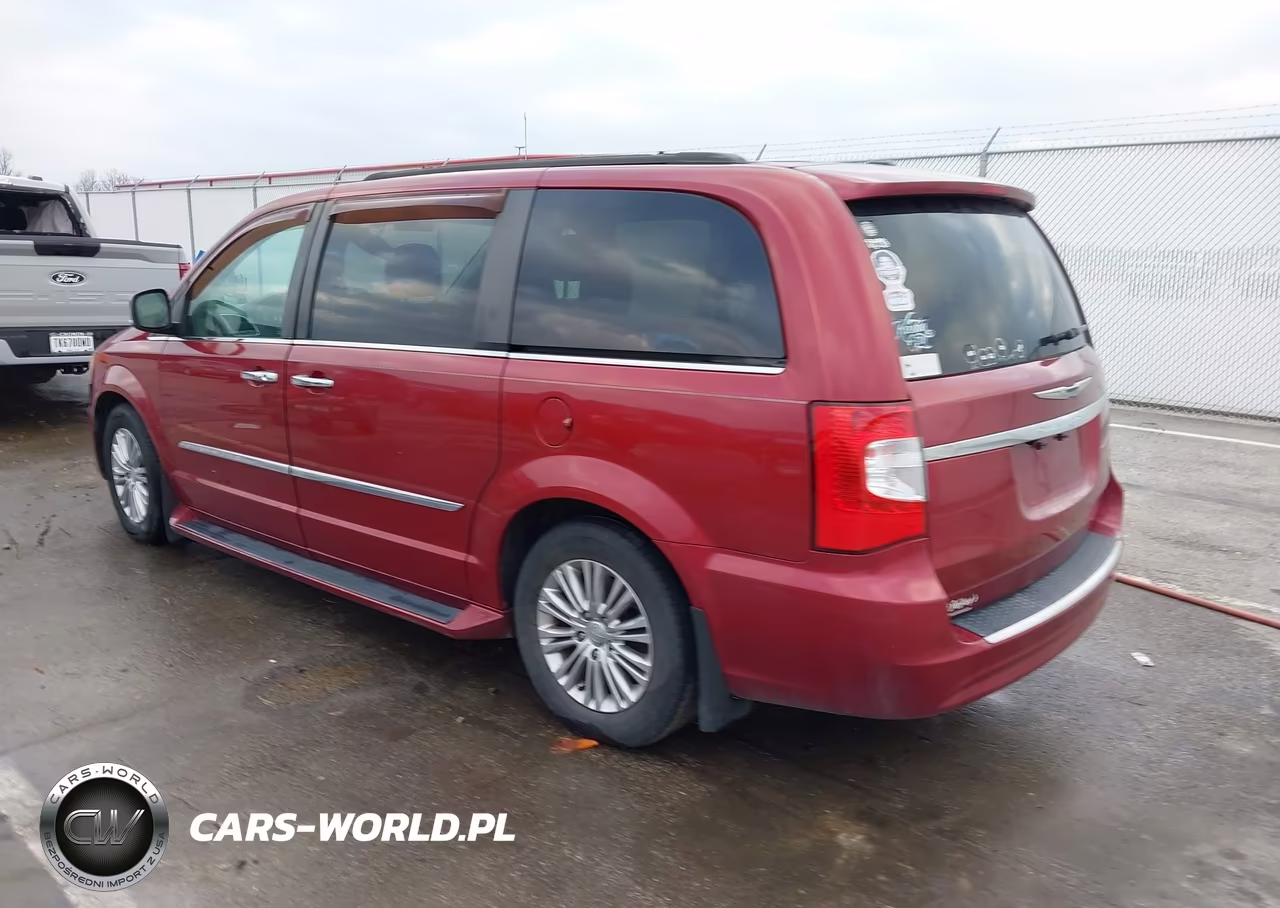 2015 Chrysler Town & Country Touring-L VIN:2C4RC1CG6FR656697 - 3