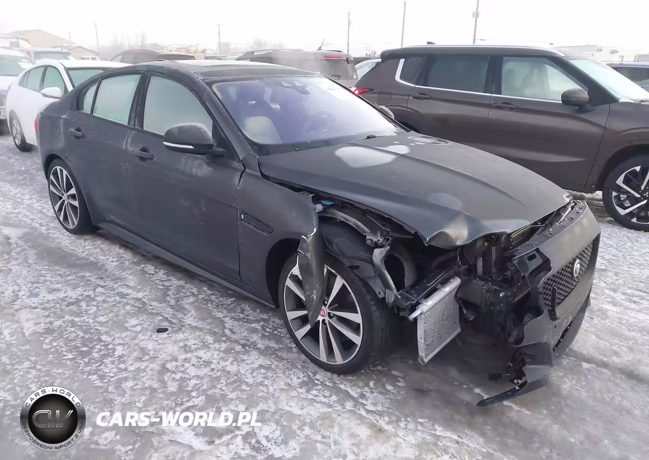 2018 Jaguar Xe 30T R-Sport