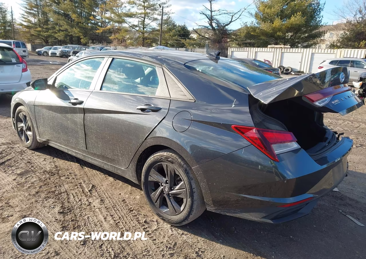 2022 Hyundai Elantra Sel VIN:5NPLM4AG8NH071493 - 3