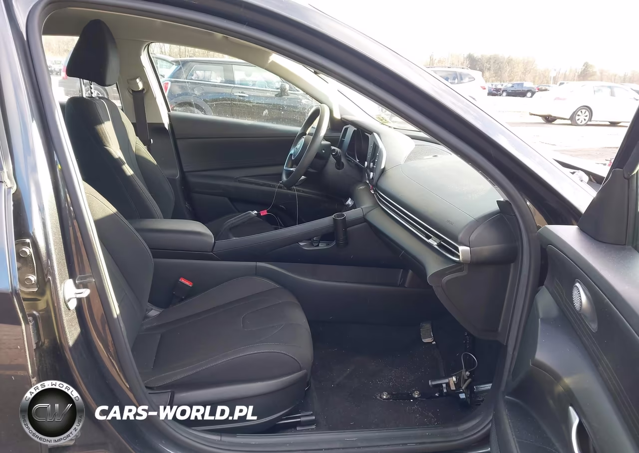 2022 Hyundai Elantra Sel VIN:5NPLM4AG8NH071493 - 5