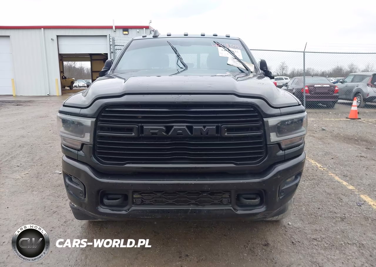 2019 Ram 2500 Laramie 4X4 6'4 Box VIN:3C6UR5FJ1KG521111 - 13