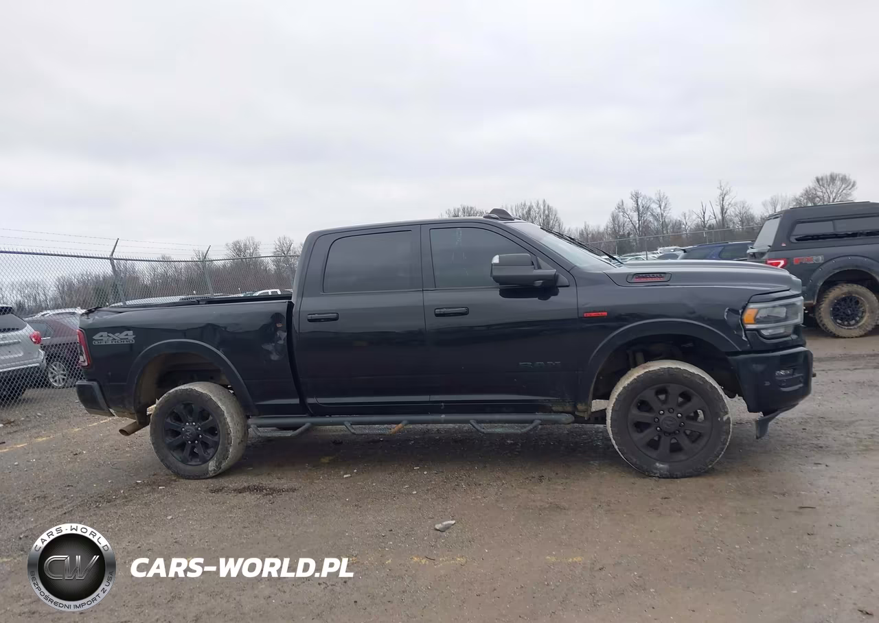 2019 Ram 2500 Laramie 4X4 6'4 Box VIN:3C6UR5FJ1KG521111 - 14