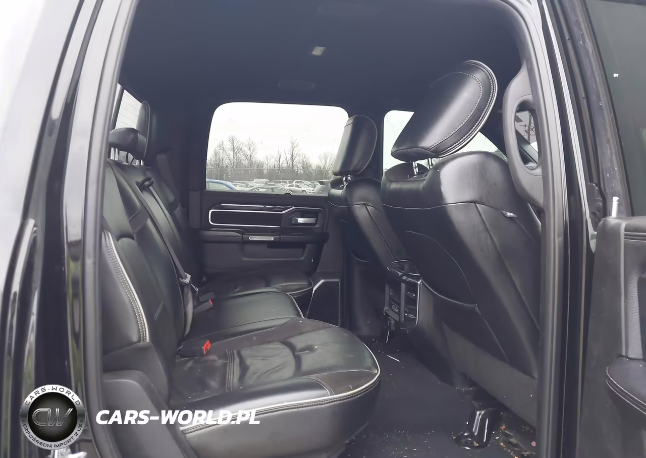 2019 Ram 2500 Laramie 4X4 6'4 Box VIN:3C6UR5FJ1KG521111 - 8