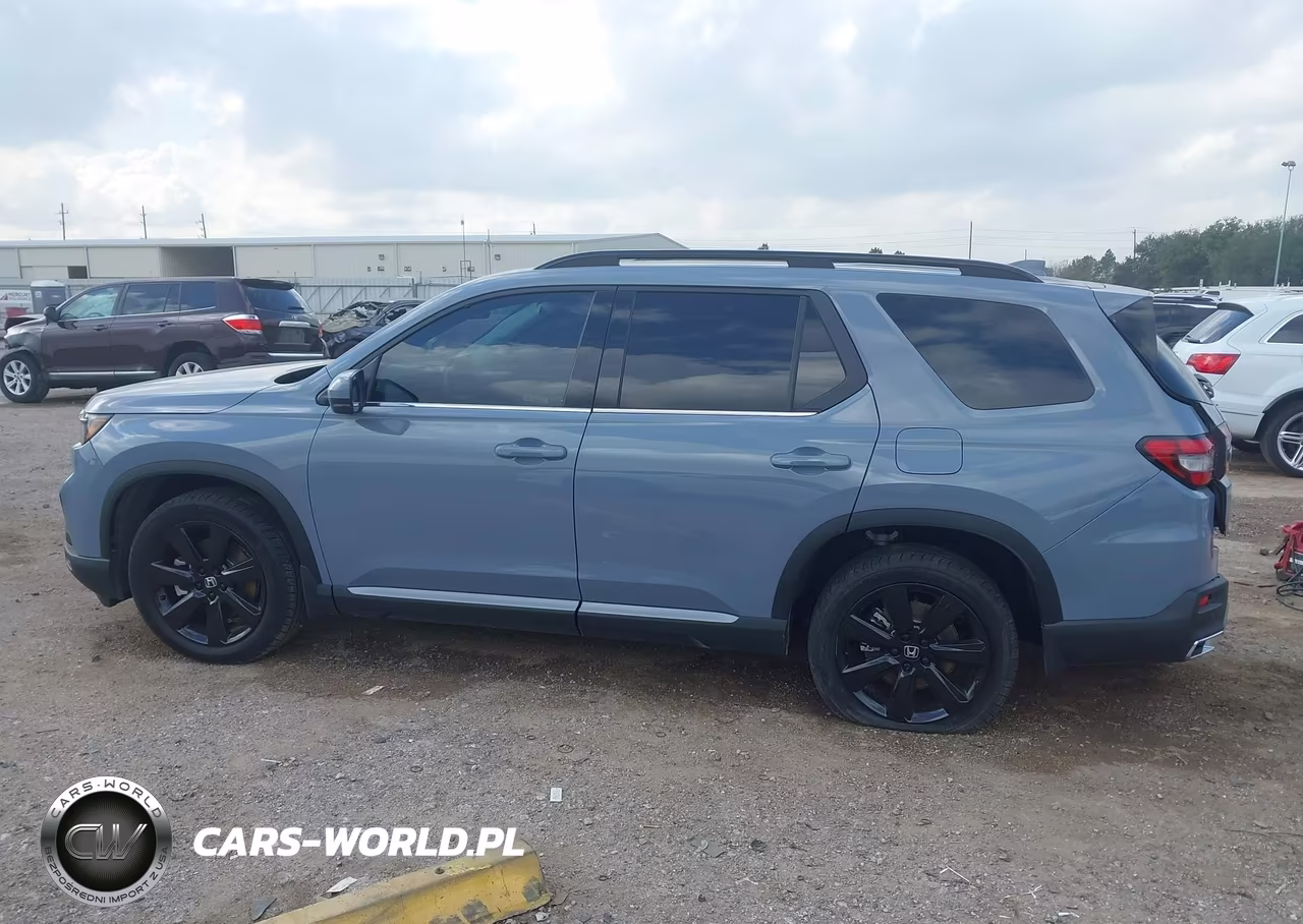 2025 Honda Pilot Touring VIN:5FNYG2H74SB038086 - 14