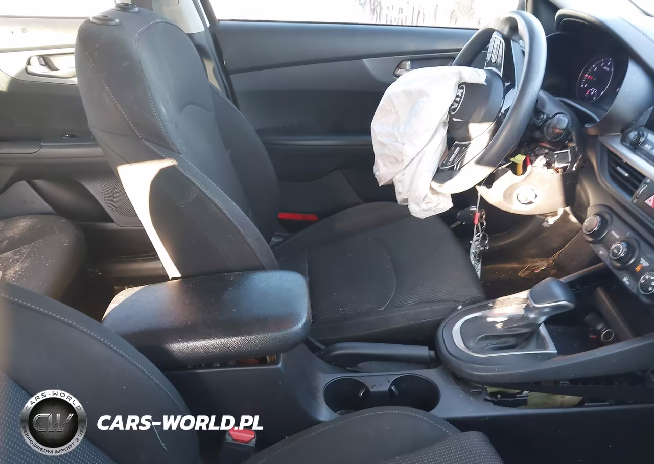 2021 Kia Forte Lxs VIN:3KPF24AD5ME271923 - 5