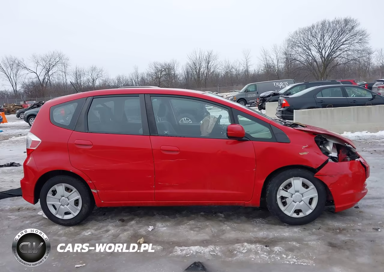 2013 Honda Fit VIN:JHMGE8H32DC001702 - 13