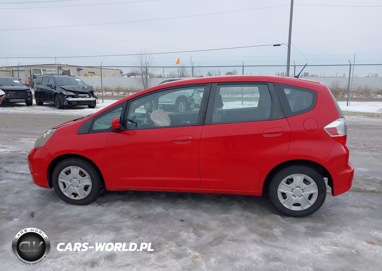 2013 Honda Fit VIN:JHMGE8H32DC001702 - 14