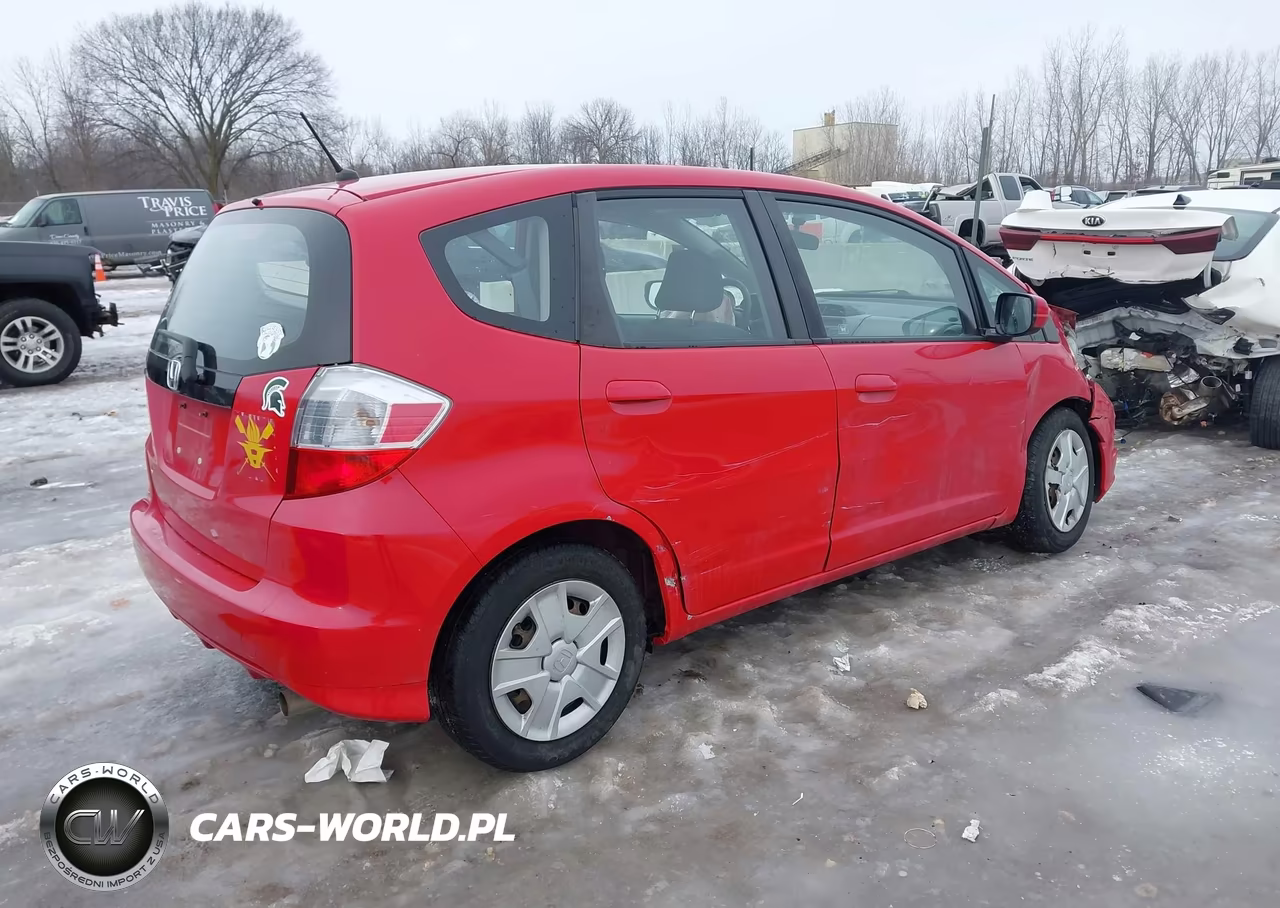 2013 Honda Fit VIN:JHMGE8H32DC001702 - 4