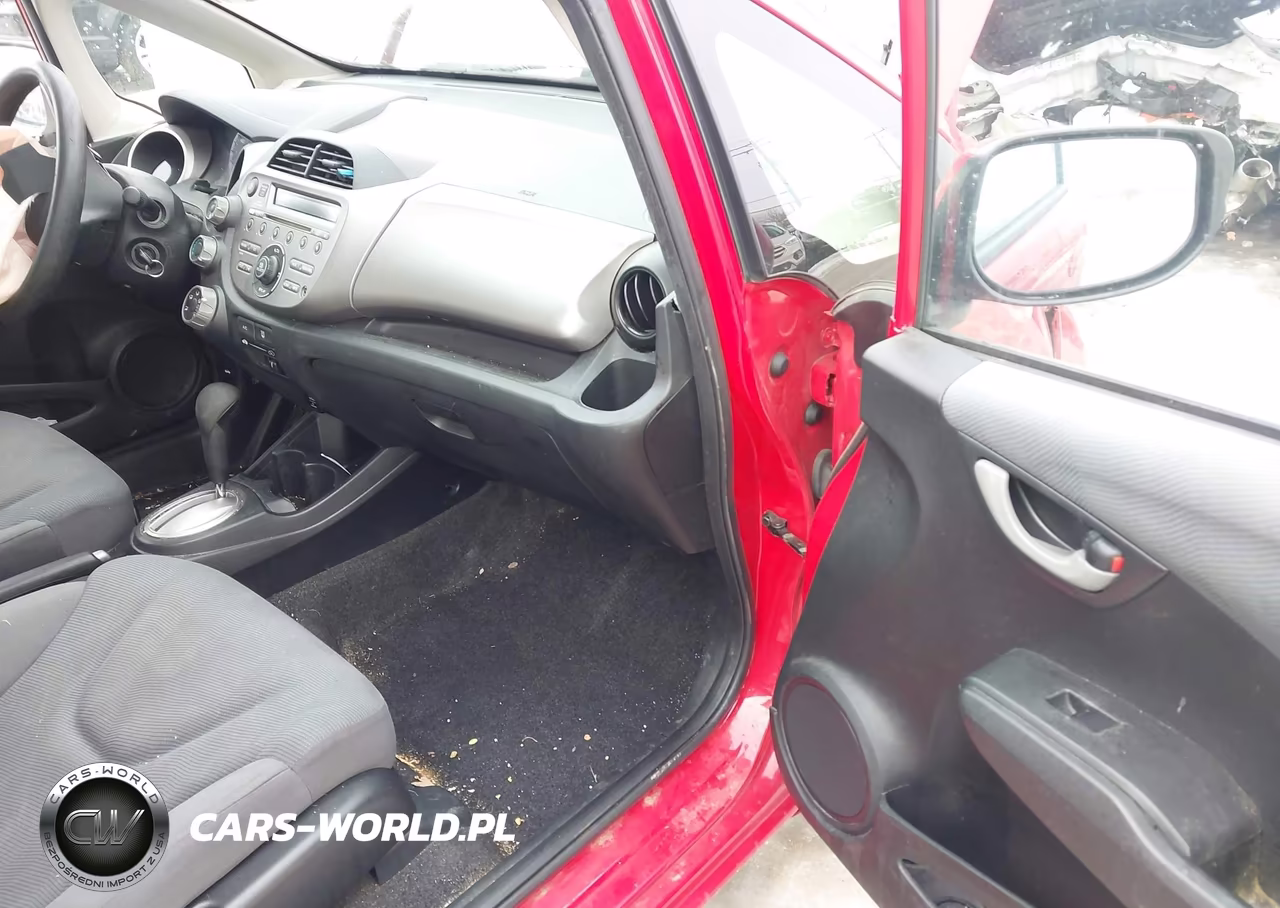 2013 Honda Fit VIN:JHMGE8H32DC001702 - 5