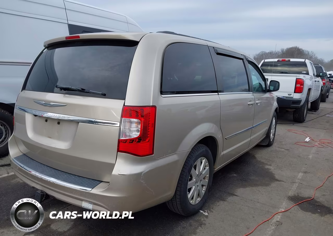 2013 Chrysler Town & Country Touring VIN:2C4RC1BG2DR539424 - 4