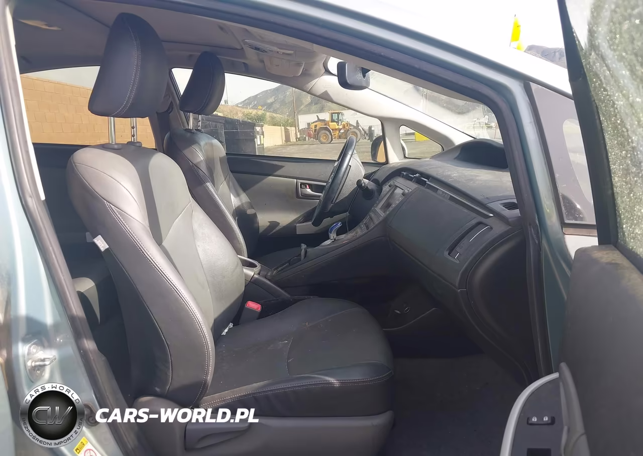 2012 Toyota Prius Four VIN:JTDKN3DU0C5513300 - 5