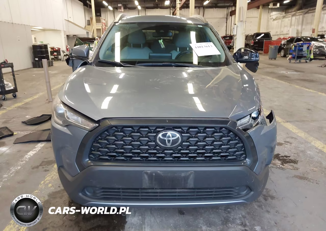 2022 Toyota Corolla Cross Le VIN:7MUCAABGXNV002780 - 12