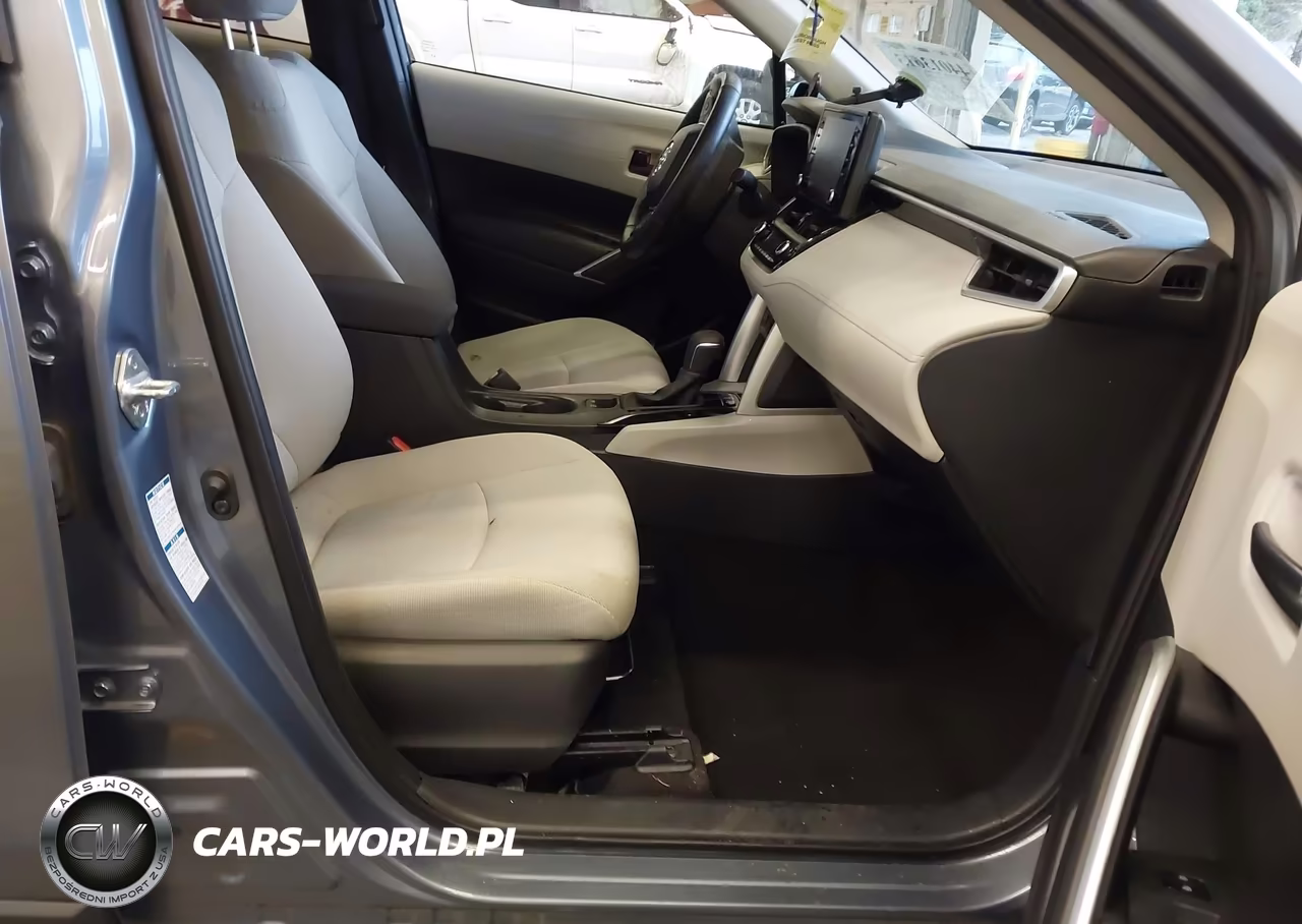 2022 Toyota Corolla Cross Le VIN:7MUCAABGXNV002780 - 5
