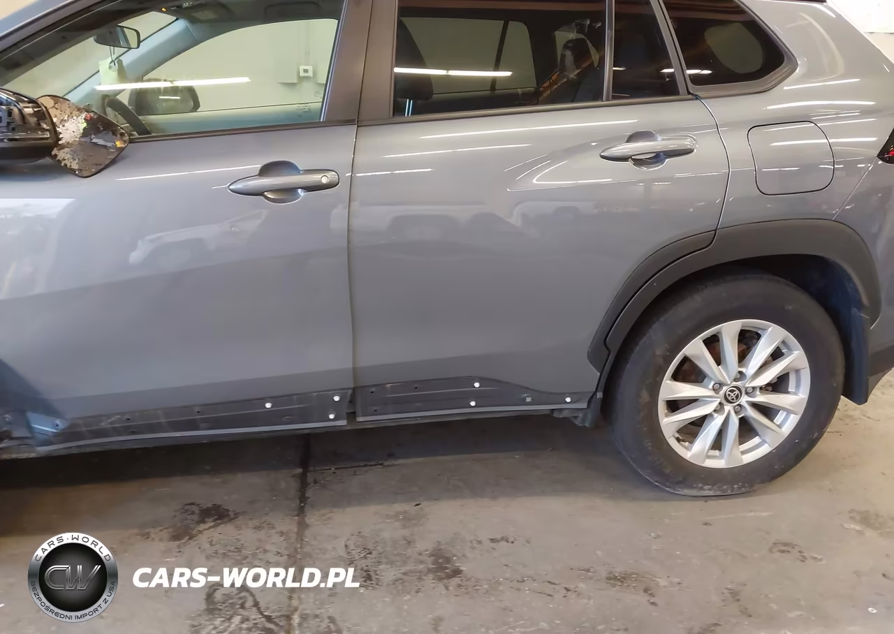 2022 Toyota Corolla Cross Le VIN:7MUCAABGXNV002780 - 6