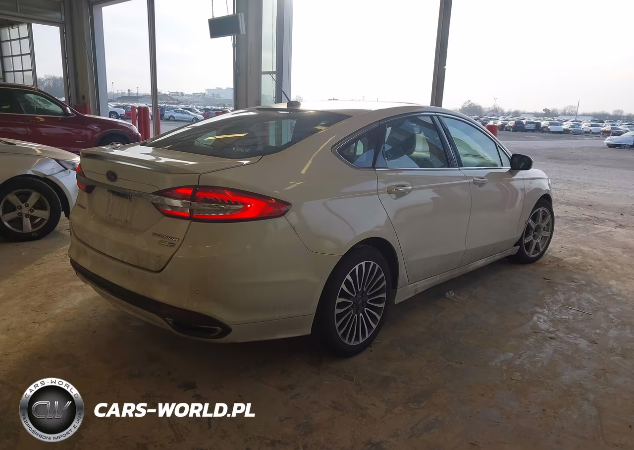 2018 Ford Fusion Titanium VIN:3FA6P0D90JR138515 - 4