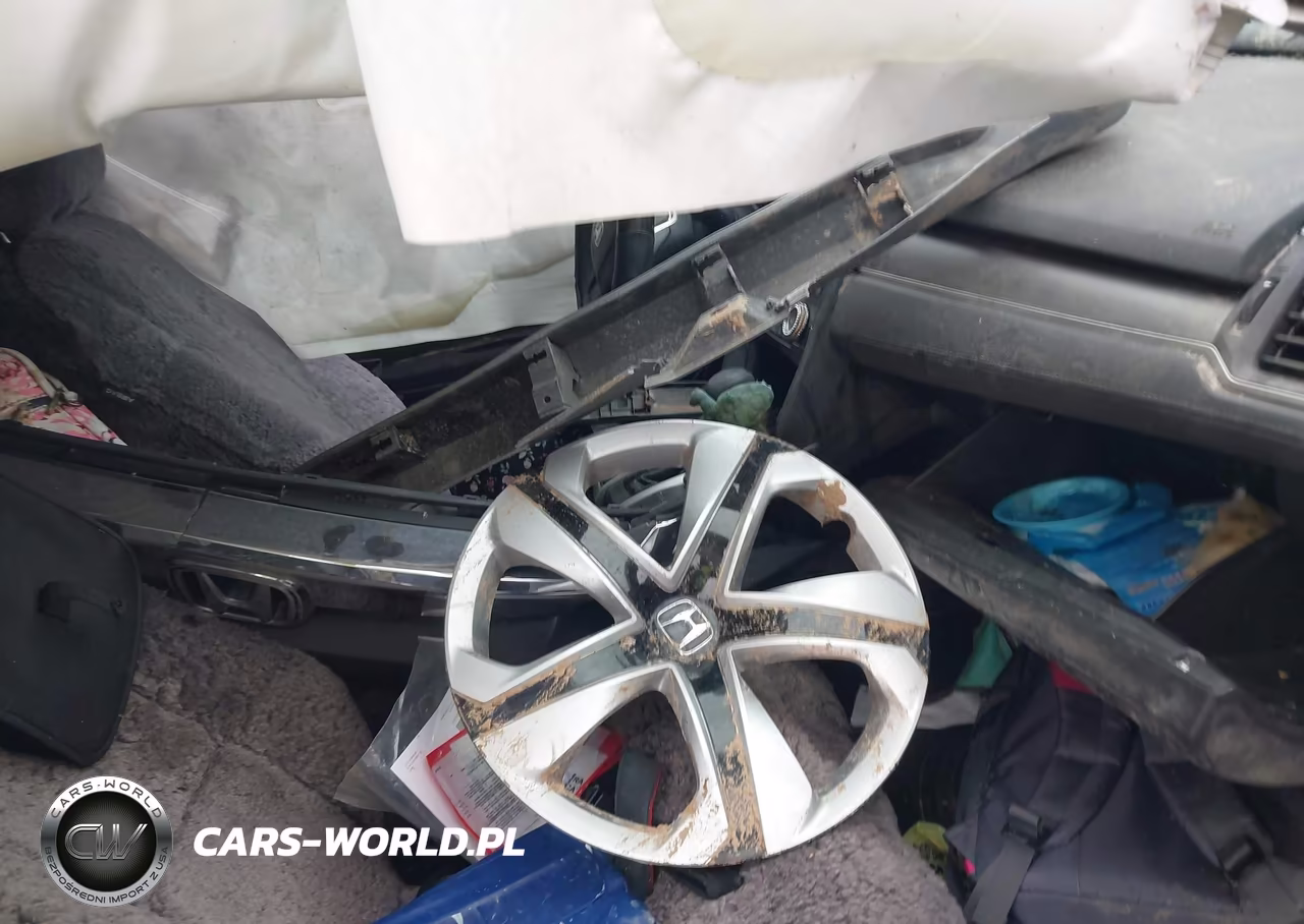 2018 Honda Civic Lx VIN:19XFC2F5XJE010642 - 5