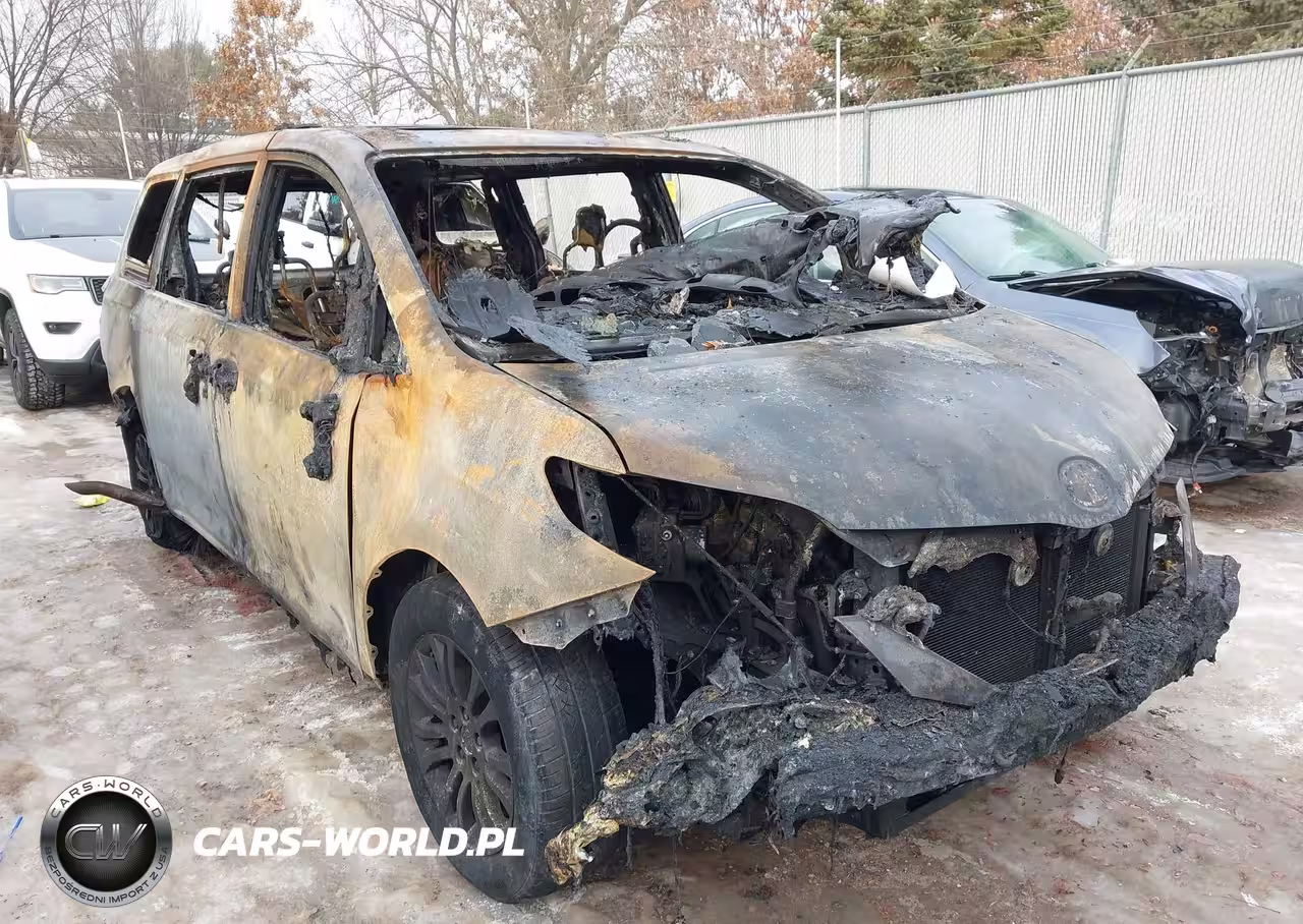 2016 Toyota Sienna Xle 8 Passenger