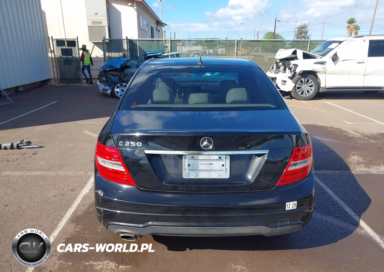 2013 Mercedes-Benz C 250 Sport VIN:WDDGF4HB3DA755143 - 16