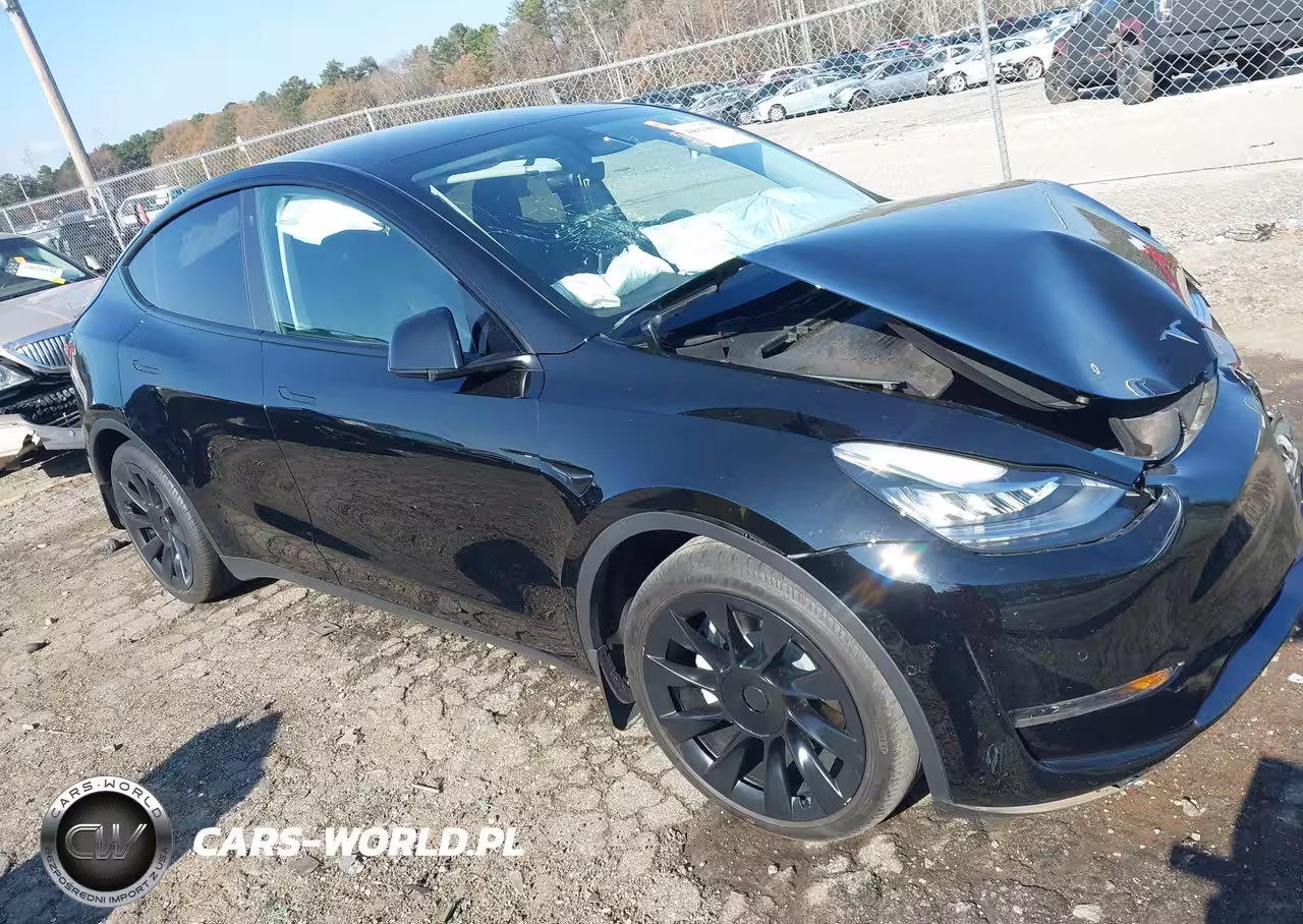2022 Tesla Model Y Long Range Dual Motor All-Wheel Drive
