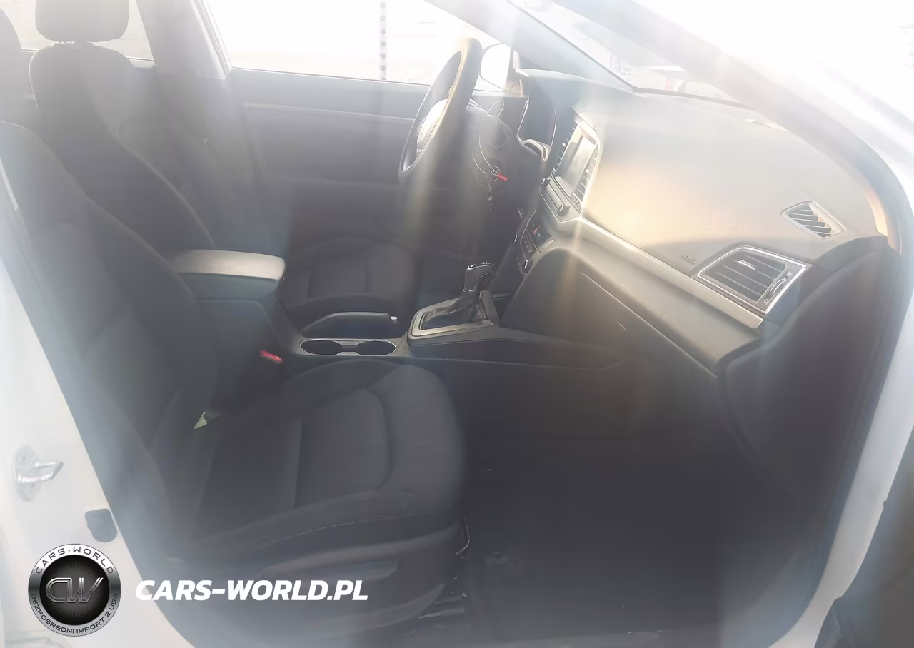 2018 Hyundai Elantra Sel VIN:5NPD84LF0JH339914 - 5