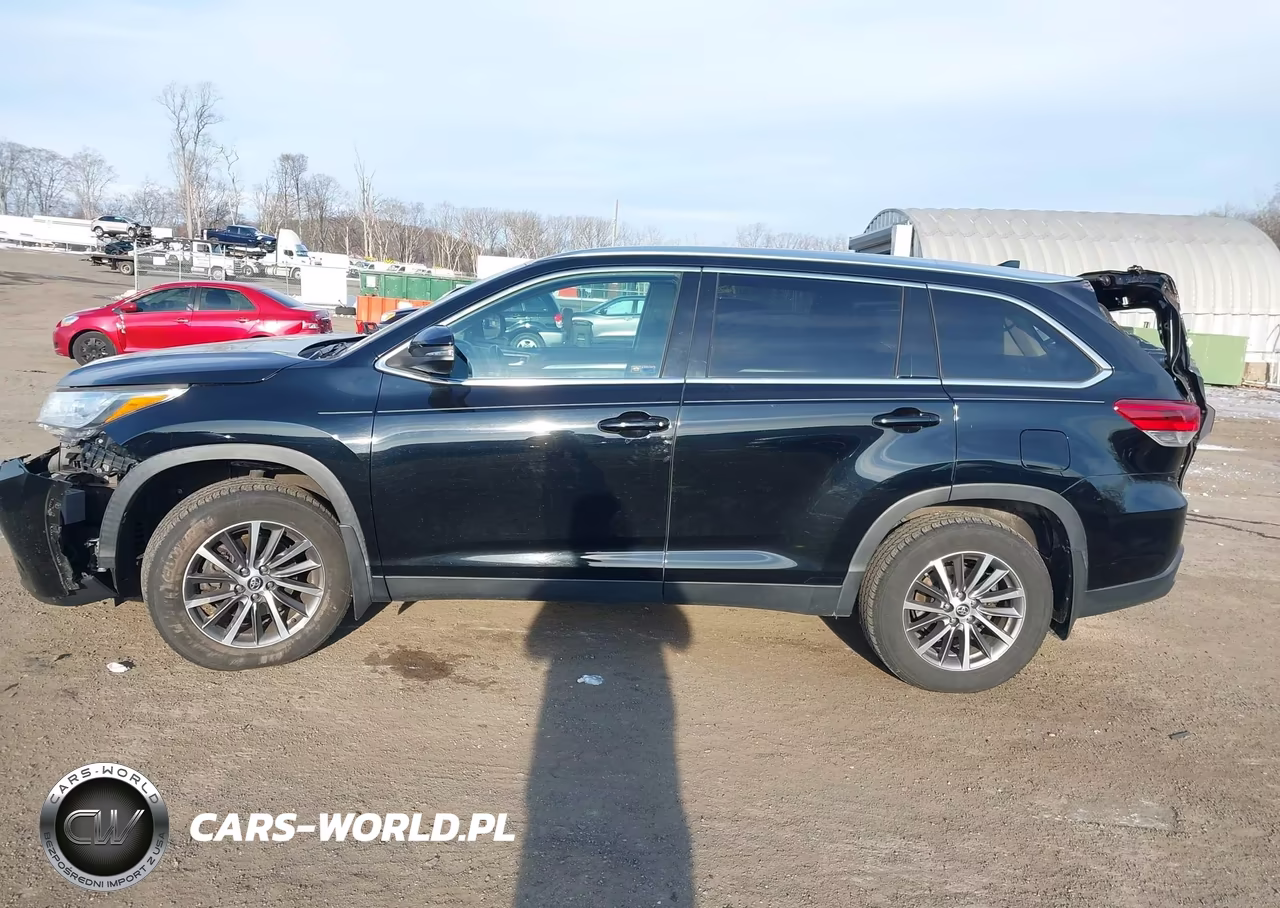 2019 Toyota Highlander Xle VIN:5TDJZRFH1KS589443 - 14