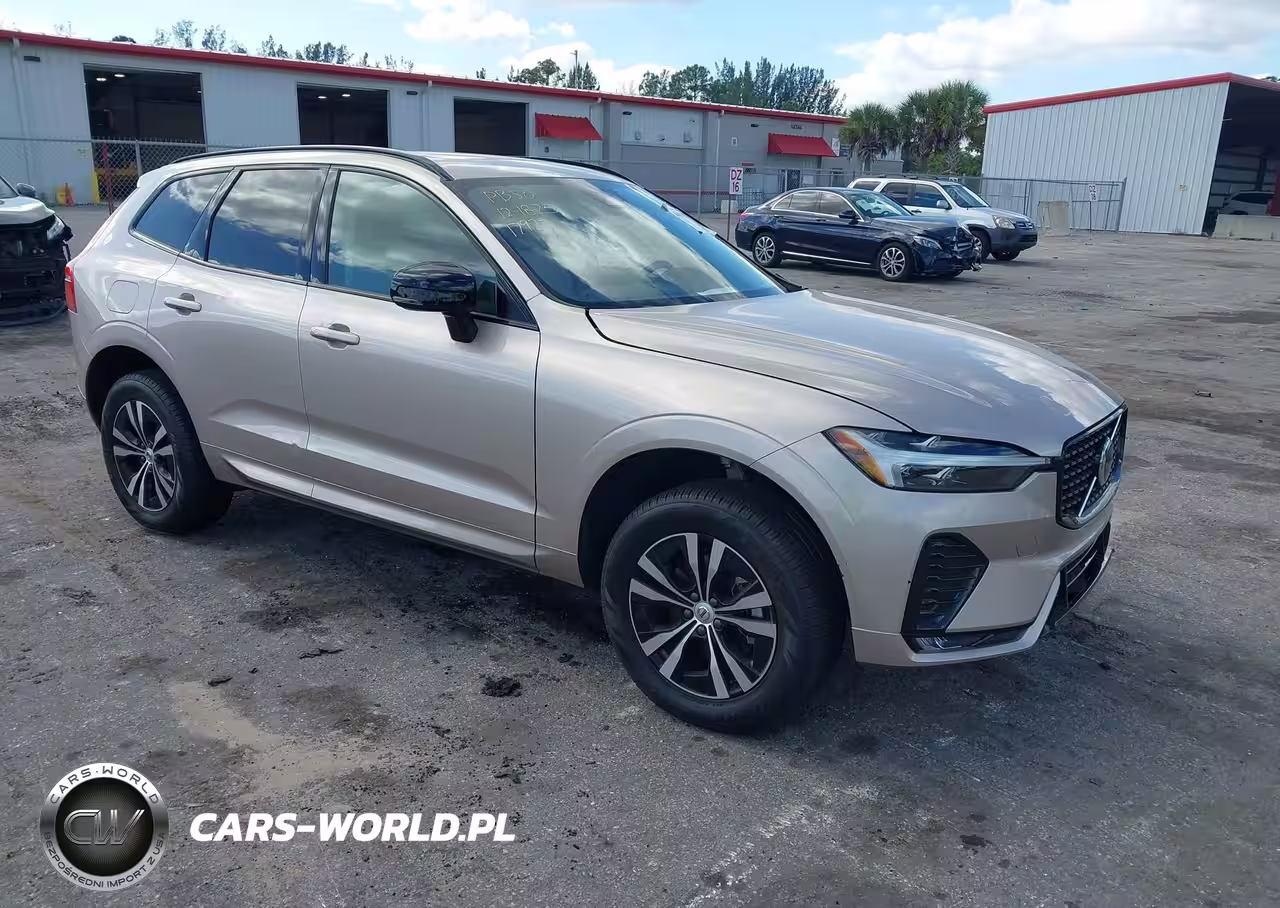 2024 Volvo Xc60 B5 Core Dark Theme