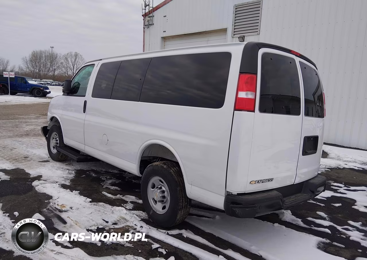 2025 Chevrolet Express Passenger Rwd 2500 Regular Wheelbase Ls VIN:1GAWGEFP6S1268242 - 3