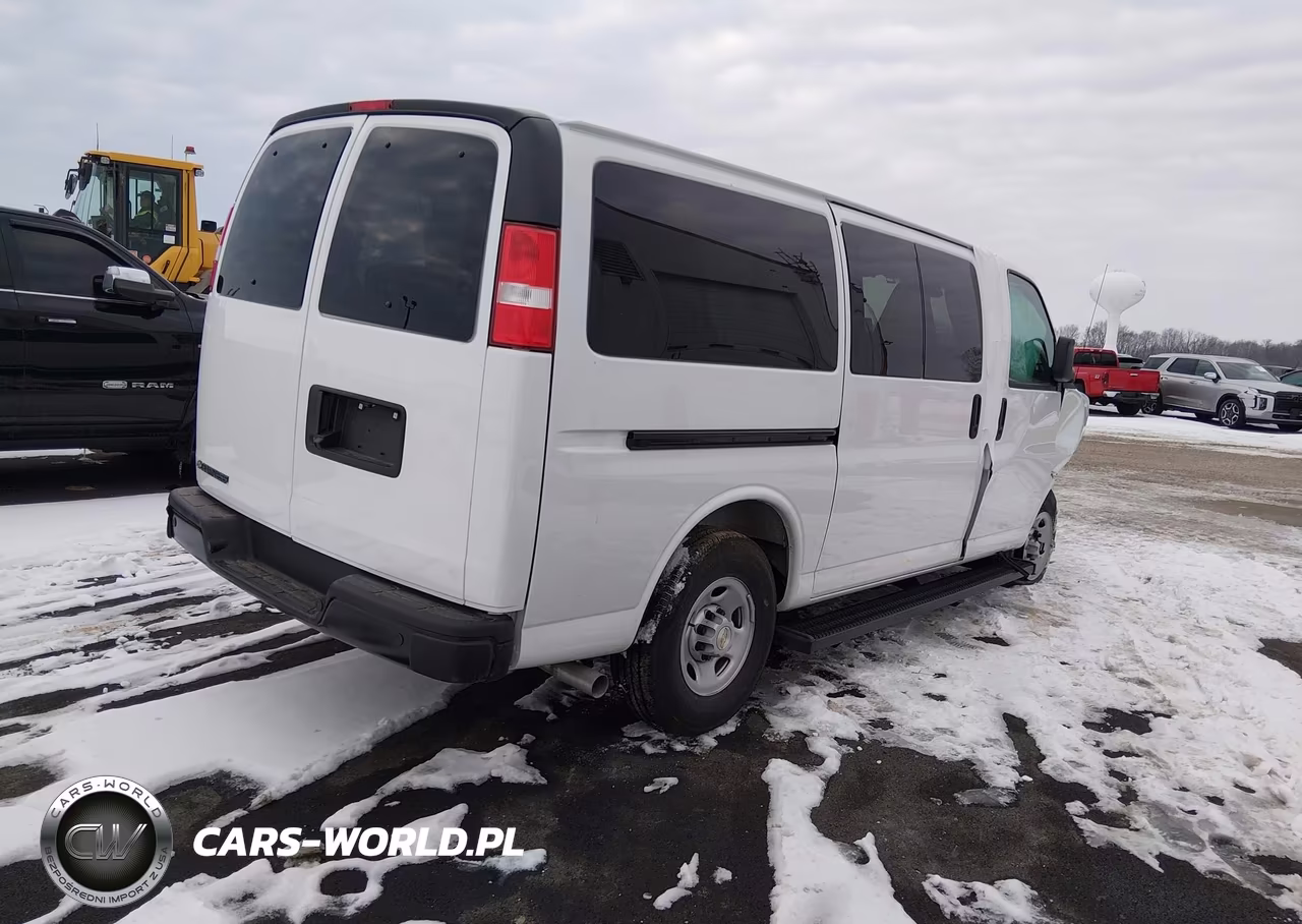 2025 Chevrolet Express Passenger Rwd 2500 Regular Wheelbase Ls VIN:1GAWGEFP6S1268242 - 4