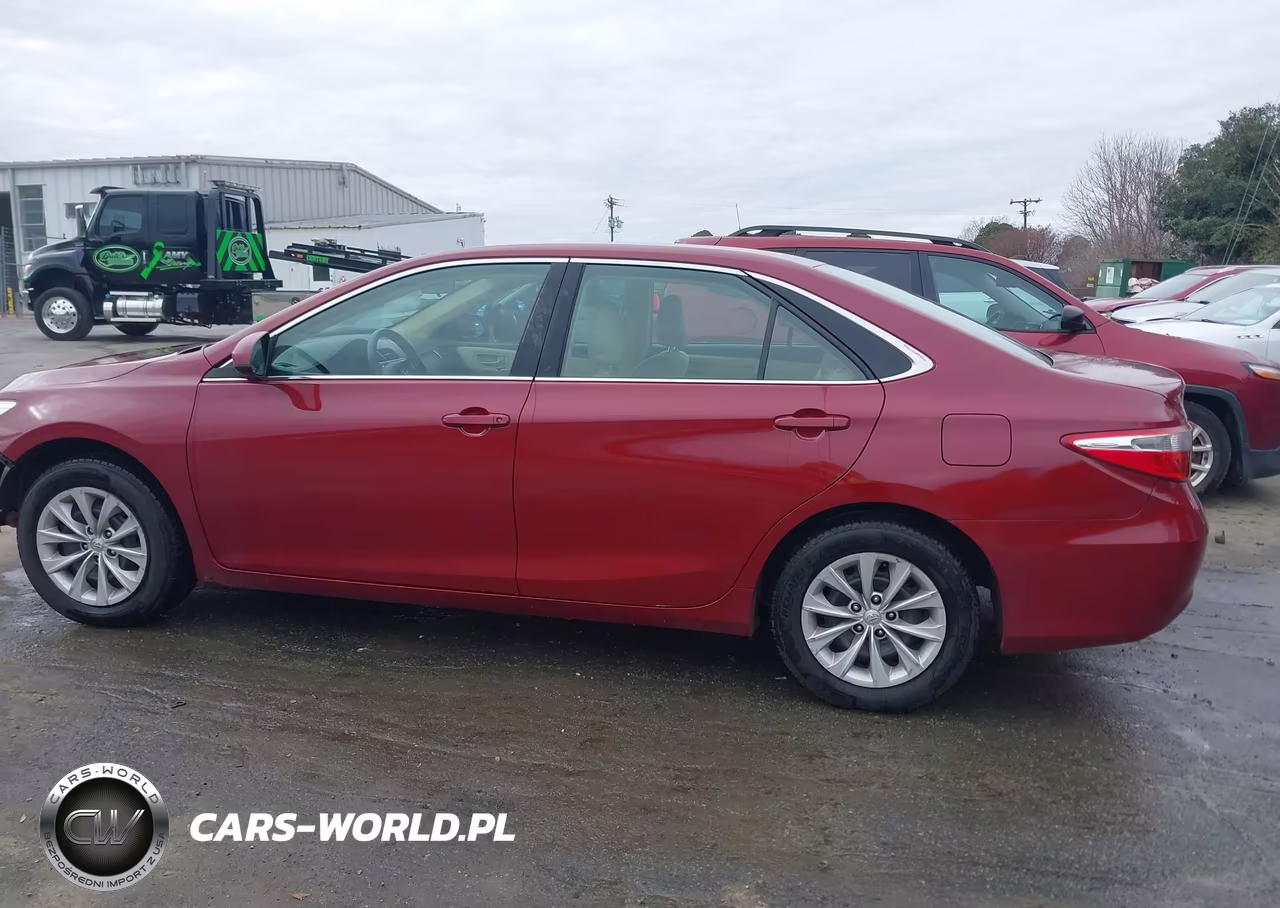 2015 Toyota Camry Le VIN:4T1BF1FK4FU978083 - 14