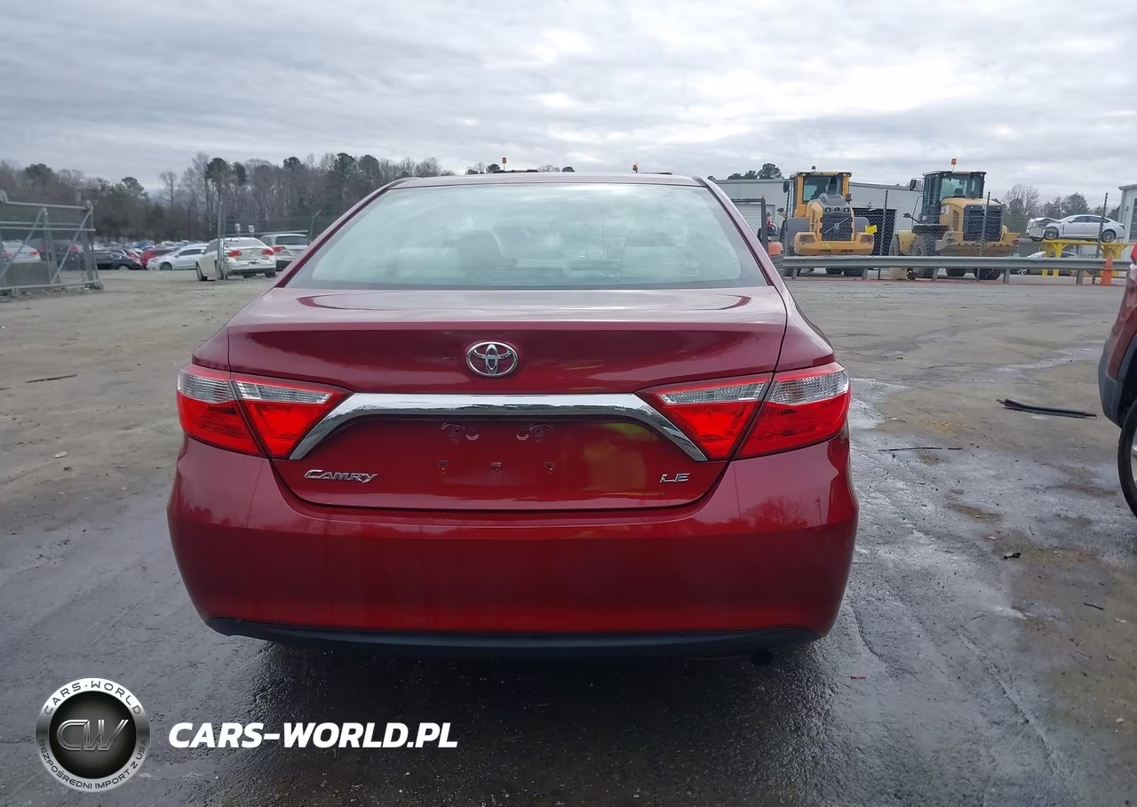 2015 Toyota Camry Le VIN:4T1BF1FK4FU978083 - 16