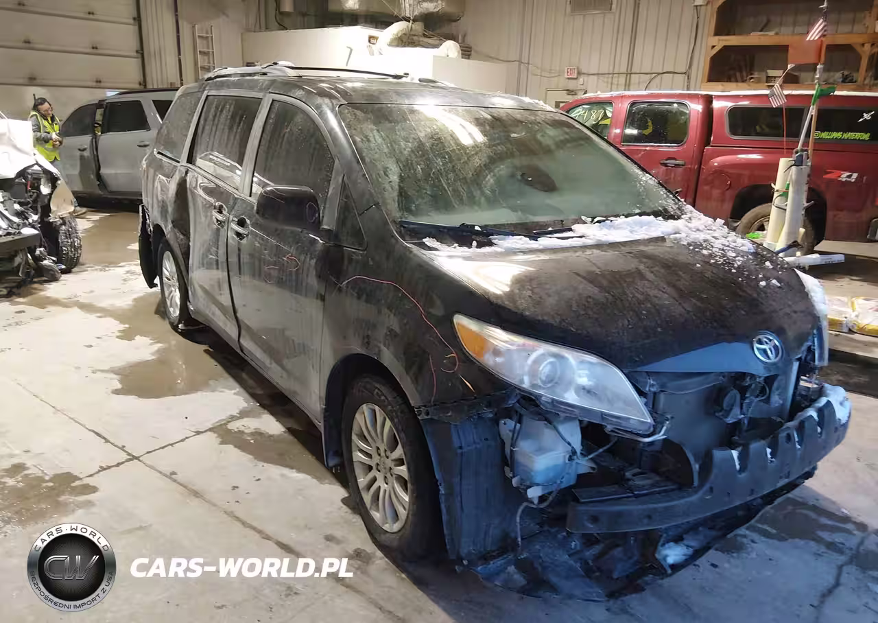 2015 Toyota Sienna Xle 8 Passenger