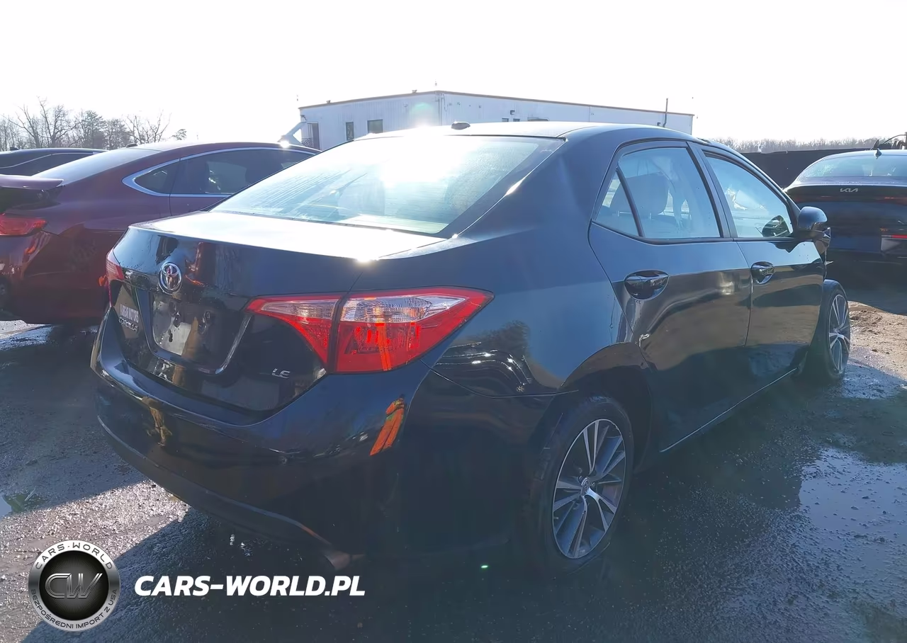 2018 Toyota Corolla Le VIN:2T1BURHE1JC011310 - 4