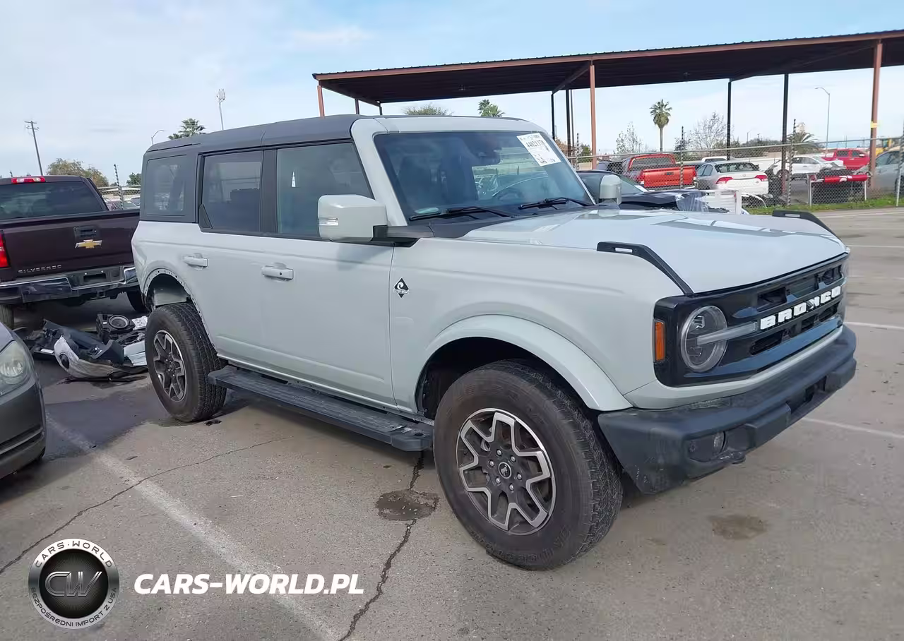 2024 Ford Bronco Outer Banks