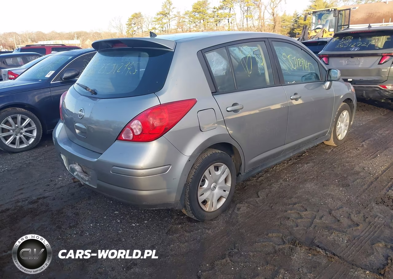 2011 Nissan Versa 1.8S VIN:3N1BC1CP2BL372804 - 4