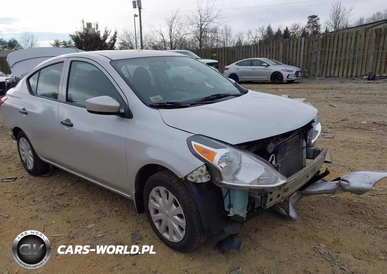 2017 Nissan Versa 1.6 S+