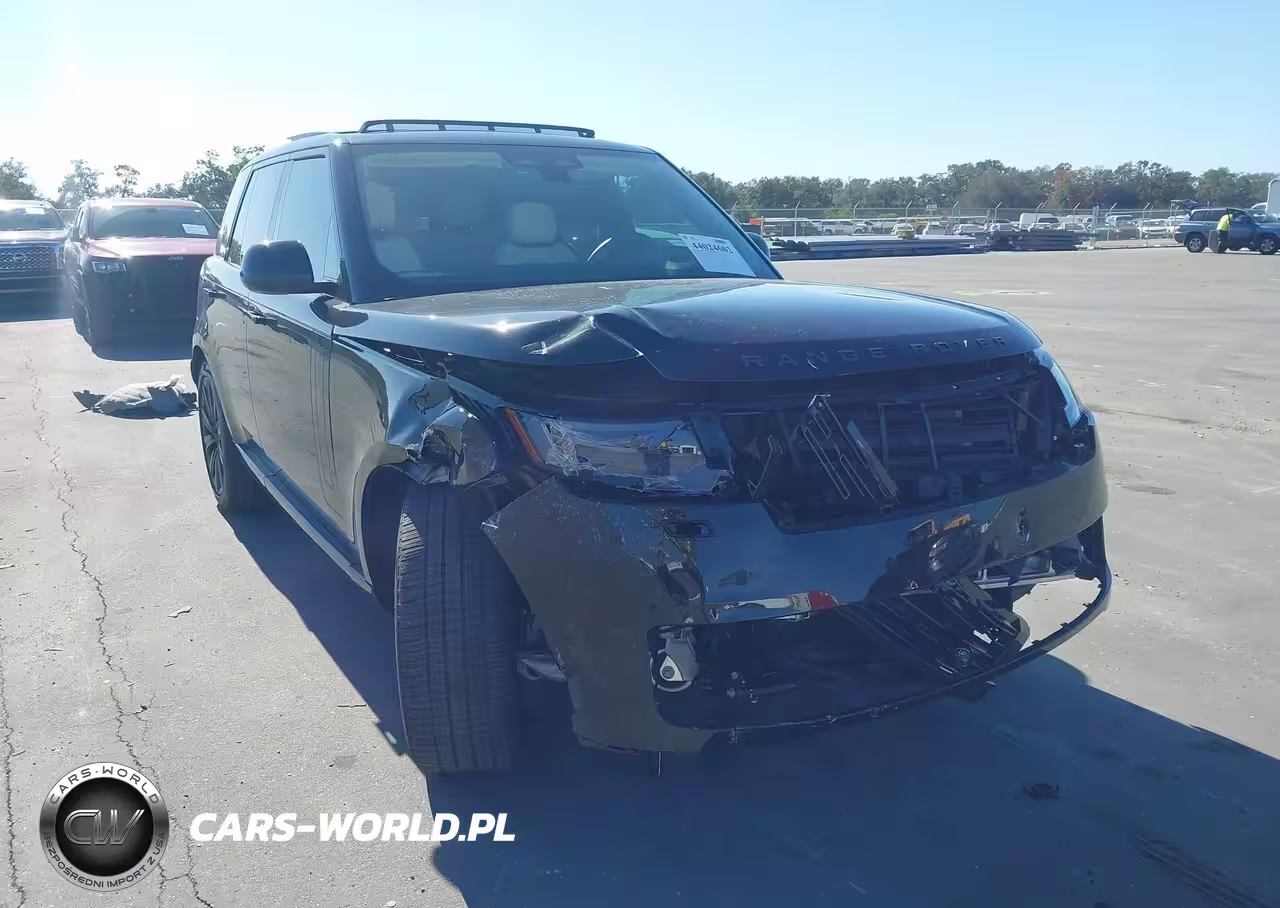 2025 Land Rover Range Rover P550E Se